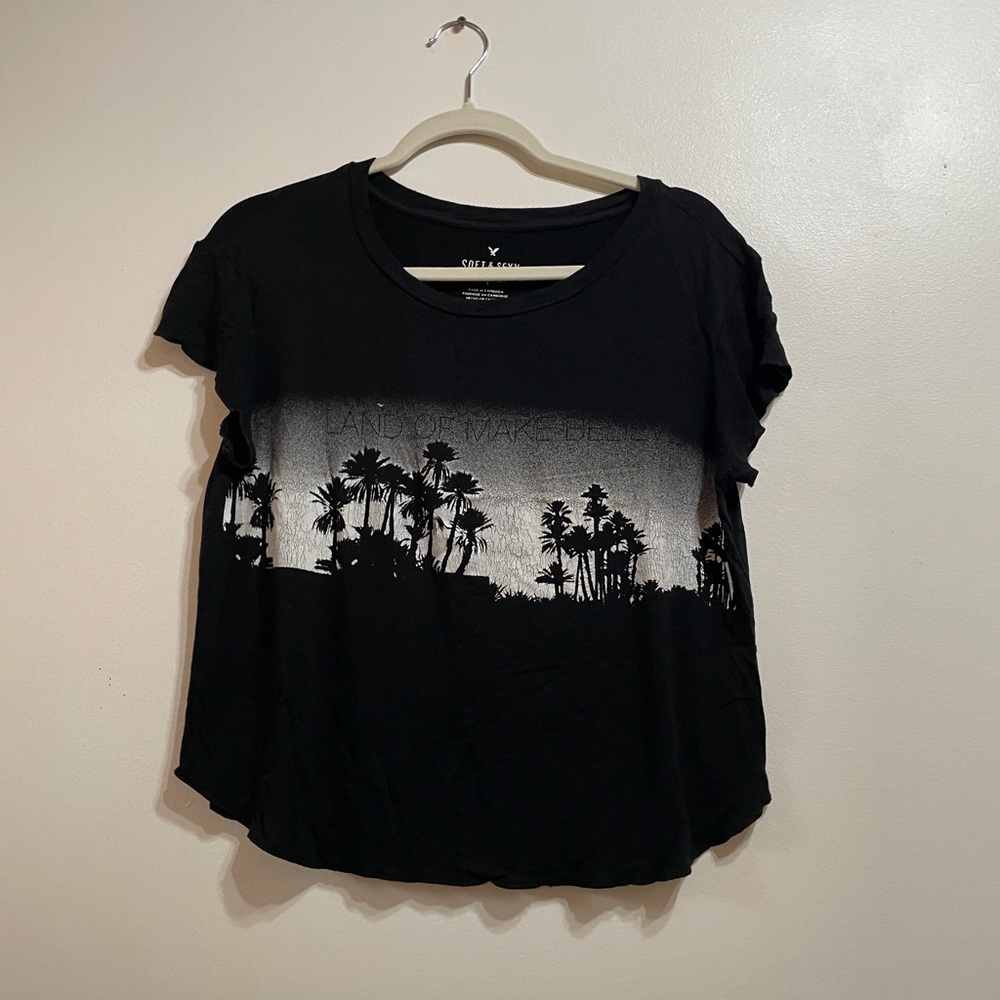 American Eagle Outfitters Black and White Palm Skyline Short Sleeve Tee